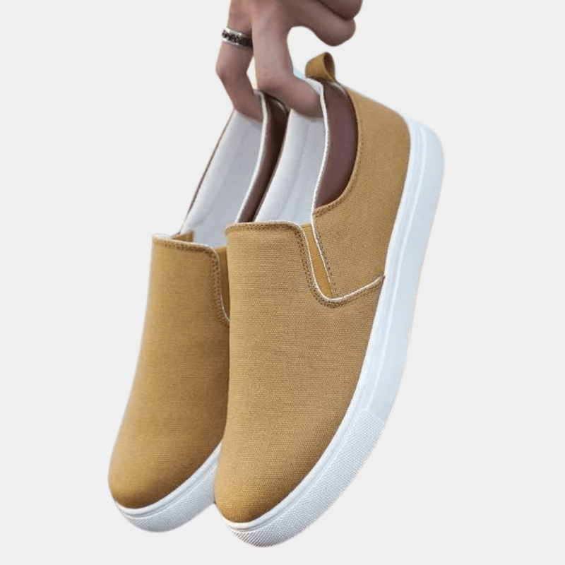 Snygga herr slipons sneakers i modern design, perfekta fritidsskor för vardagsbruk.