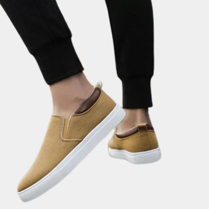 Modeherrskor, slip-on sneakers för en avslappnad vardagsstil, lätta att ta på.