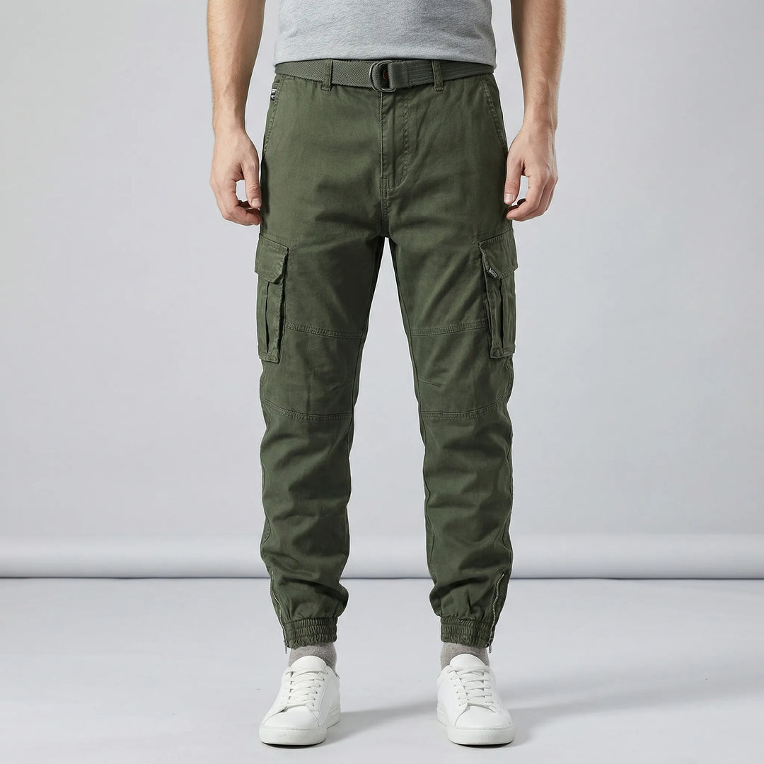 Blå herr cargobyxor James, smal passform. Perfekta fritidsbyxor med utility stil och flerfickor.