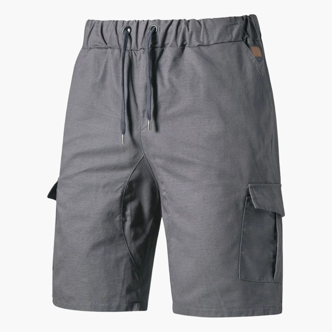 Bekväma herr cargoshorts i khaki med justerbar passform. Idealiska sommarshorts för casual stil med många fickor.