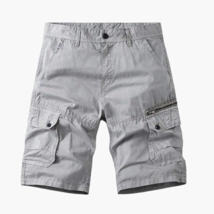 Herr cargoshorts med praktiska fickor för mångsidig casual sommarstil. Bekväma herrshorts, perfekta för utomhusbruk.