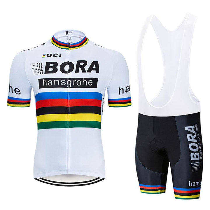 "Herr cykelset med kortärmad tröja och shorts i mesh och Lycra, andas och snabbtorkar, perfekt för cykeläventyr."