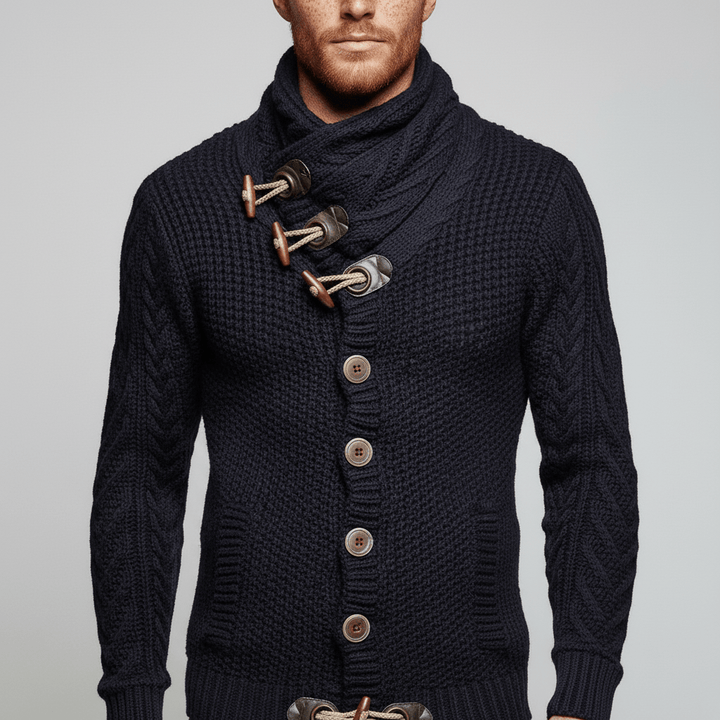 Stilren grovstickad herr cardigan Nicholas. Ett bekvämt och varmt plagg för tidlös elegans.