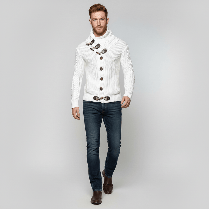 Nicholas grovstickad herrcardigan. Bekväm kofta med retrostil, perfekt för kalla dagar.