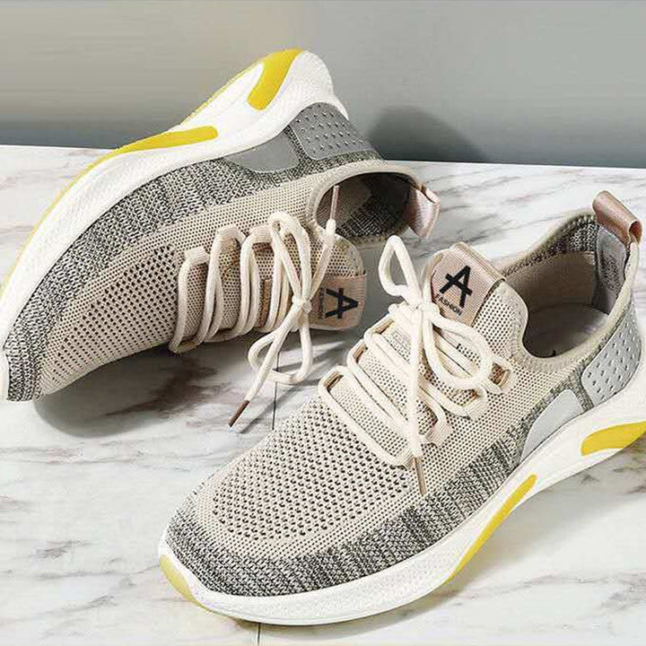 Herr lättvikts sneakers i färgglatt mönster, med en bekväm och stödjande innersula.