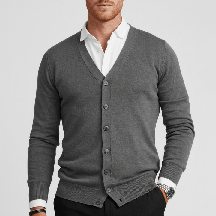V-ringad slim fit herrkofta – perfekt för lager på lager. Långa ärmar och elegant design för varje man.