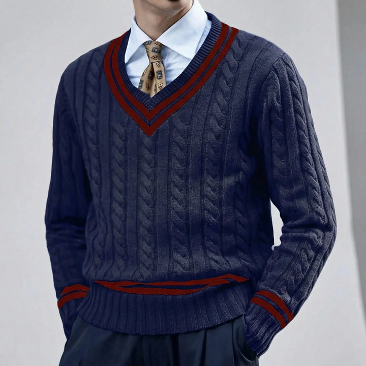 Mjuk och bekväm herrtröja med v-ringning i stickat material, idealisk för smart casual.