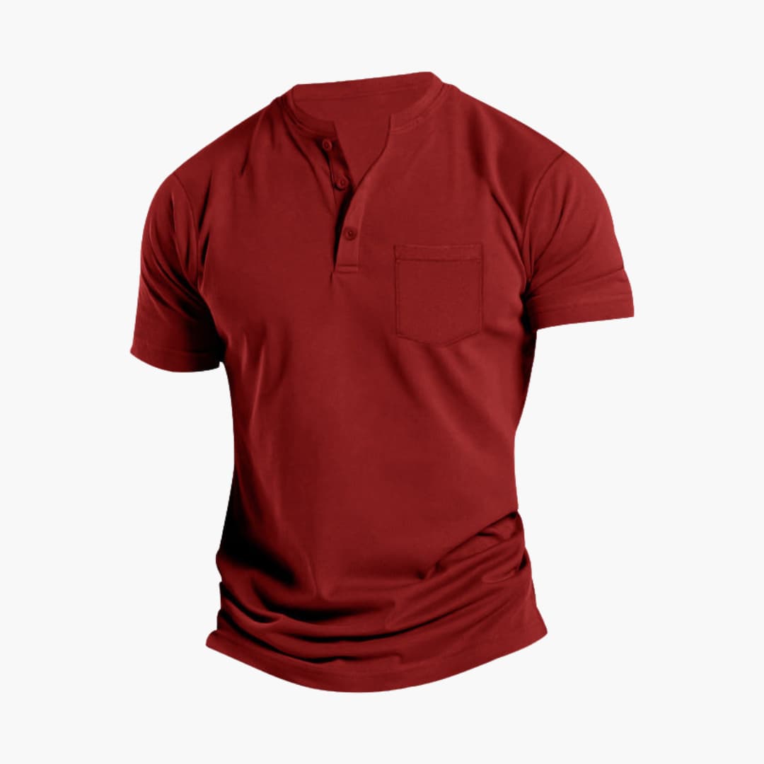 Basplagg: Herr T-shirt med Henley-ringning, korta ärmar och praktisk bröstficka. För en stilren look.