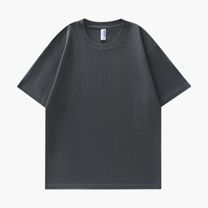 Herr t-shirt med rund hals & korta ärmar i klassisk design. Perfekt basplagg för män, bekväm & stilren.