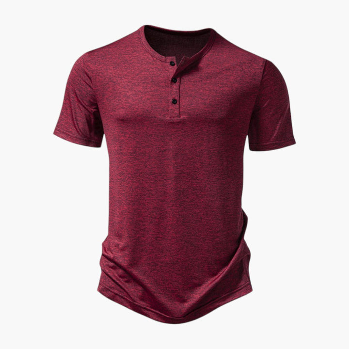 Elegant kortärmad herr-Henley t-shirt med dekorativ knappslå. Bekväm och stilren för sommarlooken.