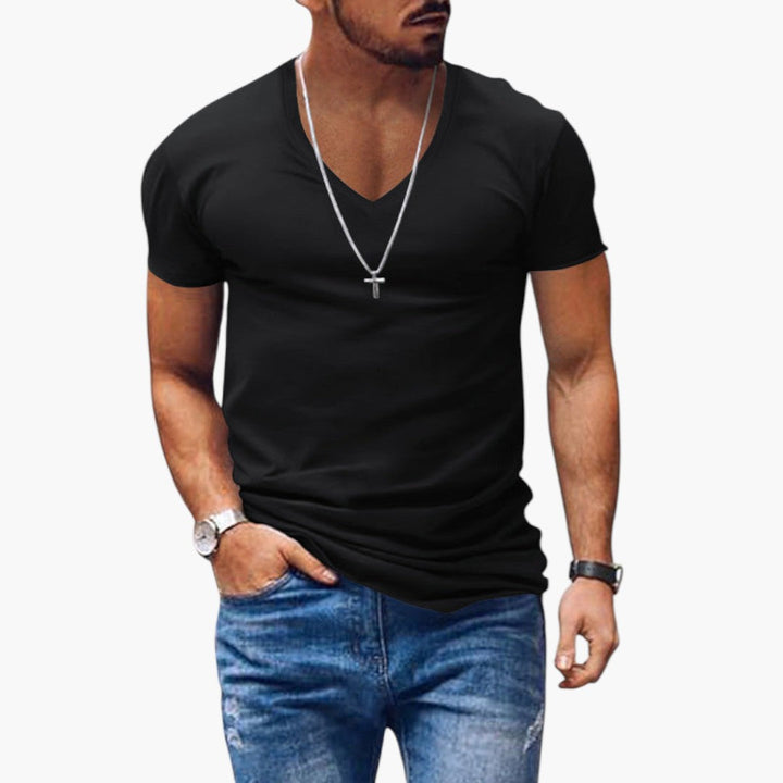 Herr t-shirt med stilren v-ringning och korta ärmar, perfekt för en bekväm vardagslook.