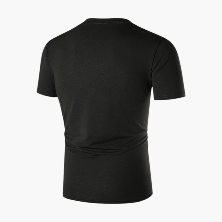 Bekväm kortärmad herr t-shirt med v-ringning, bröstficka. Enfärgad och stilren för vardagsbruk.