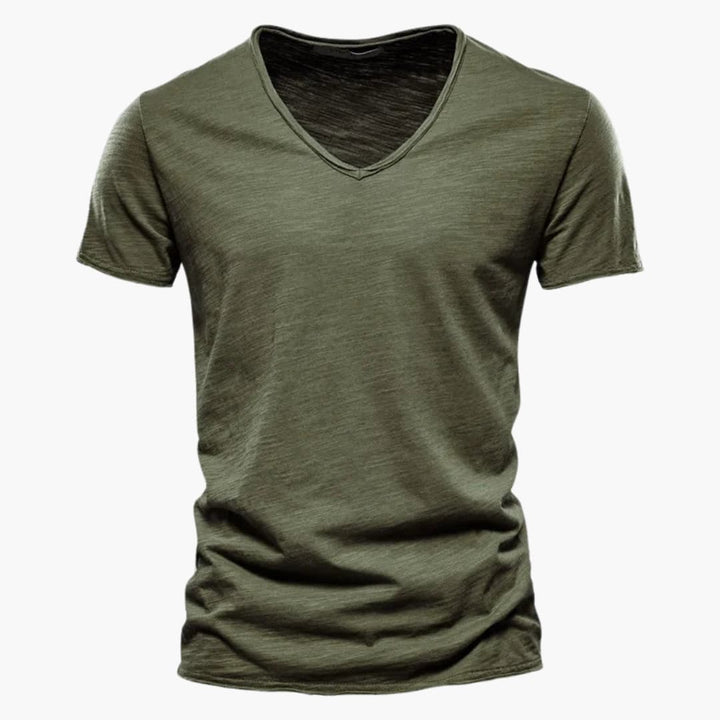 Bekväm herr t-shirt med V-ringning. Basic modell med korta ärmar, idealisk för vardagsbruk. Enfärgad.
