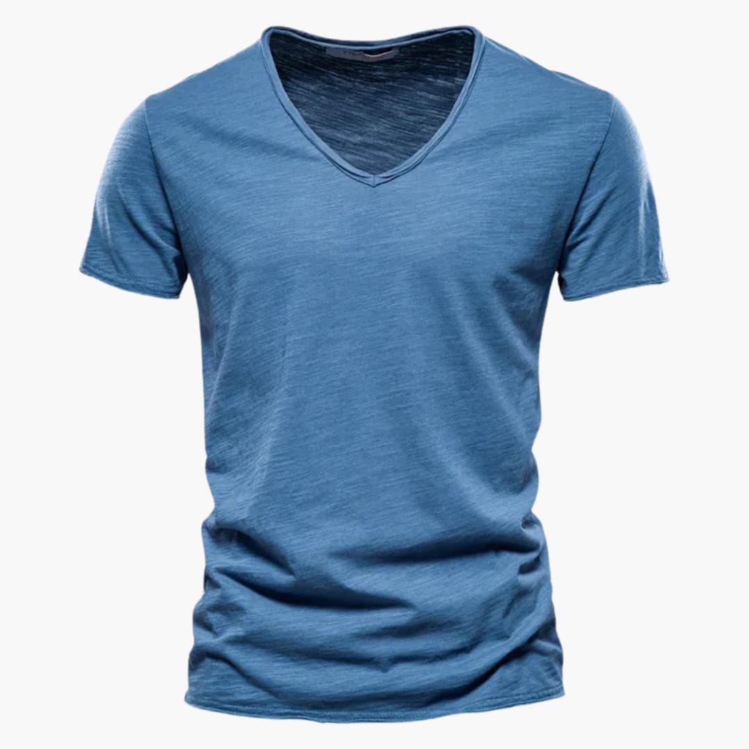 Mångsidig herr t-shirt med V-ringning. Enfärgad basic topp för stilren vardag och avslappnad fritid.