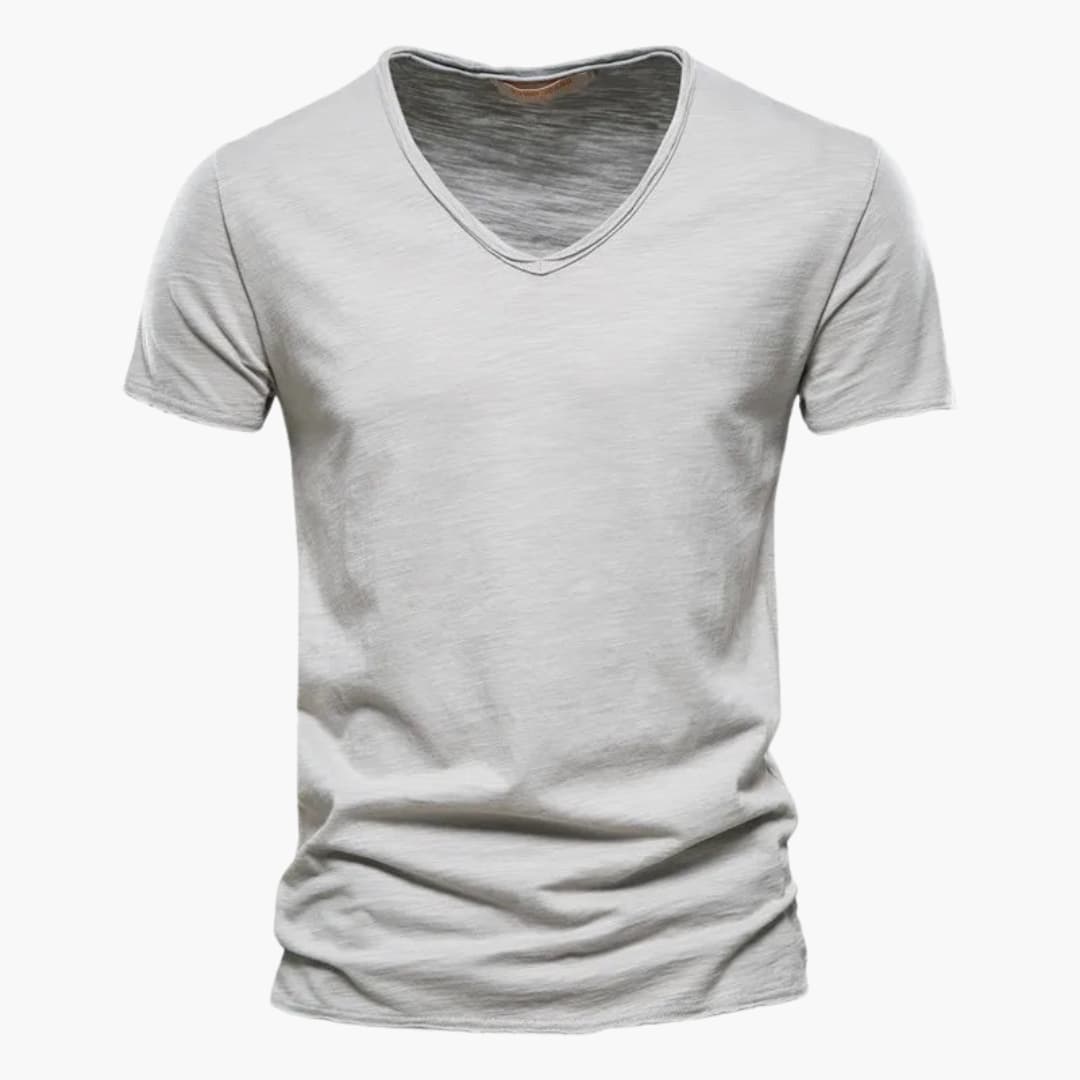 Snygg herr V-ringad t-shirt med korta ärmar. Idealiskt sommarplagg för en modern och avslappnad stil.