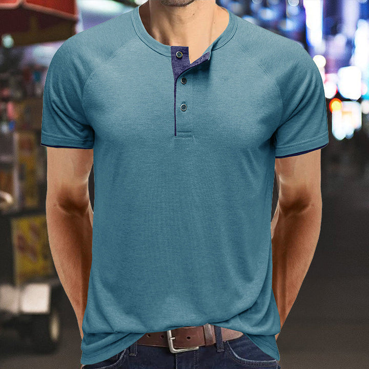 Herr V-ringad Henley T-shirt i lätt bomull, vit, modern design, perfekt för sommaren, andningsbar och bekväm.