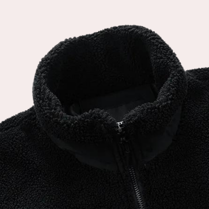 Herrjacka för vinter & höst, i slitstarkt material. Skyddar mot kyla, perfekt för vardag & friluft.