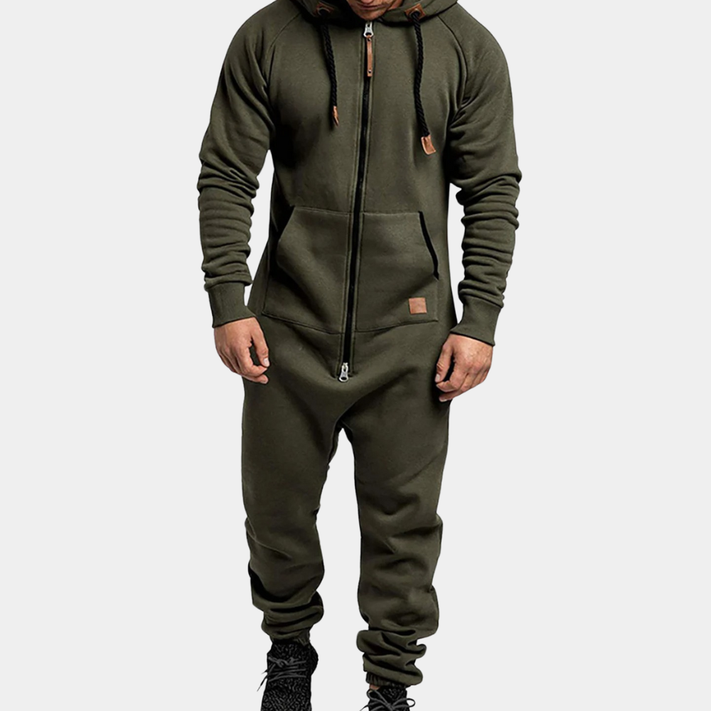 Maskulin herr overall, varm och bekväm för vinteraktiviteter och fritid. En praktisk vinteroverall.