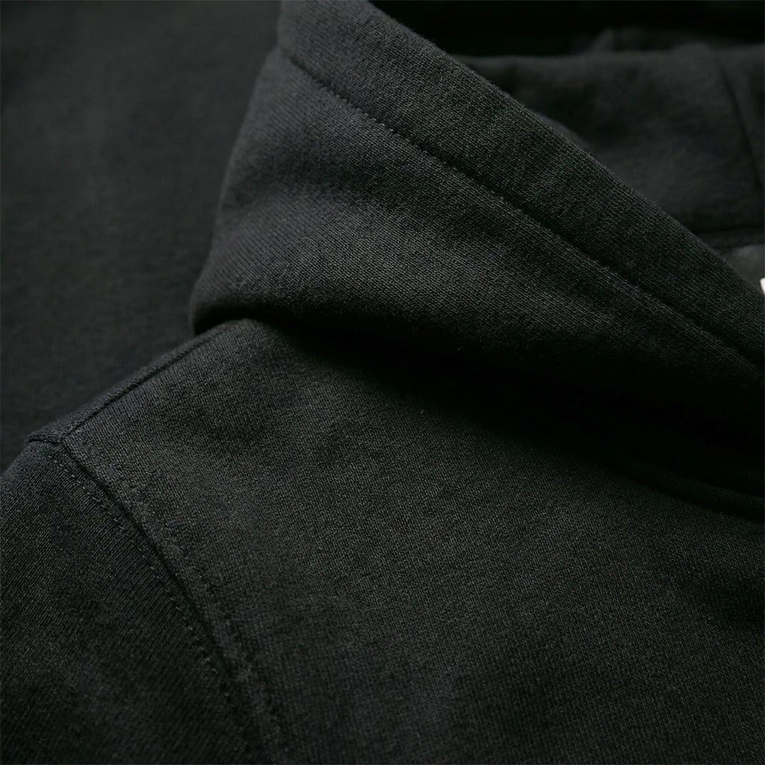 Stilrent herrset "Callum" i två delar: hoodie och joggers. Modernt, bekvämt och sportigt för herr.