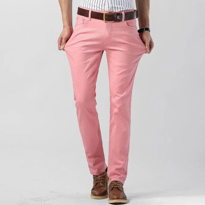 Eleganta rosa herrchinos. Enfärgade byxor perfekta för stilrent mode, passar alla tillfällen.