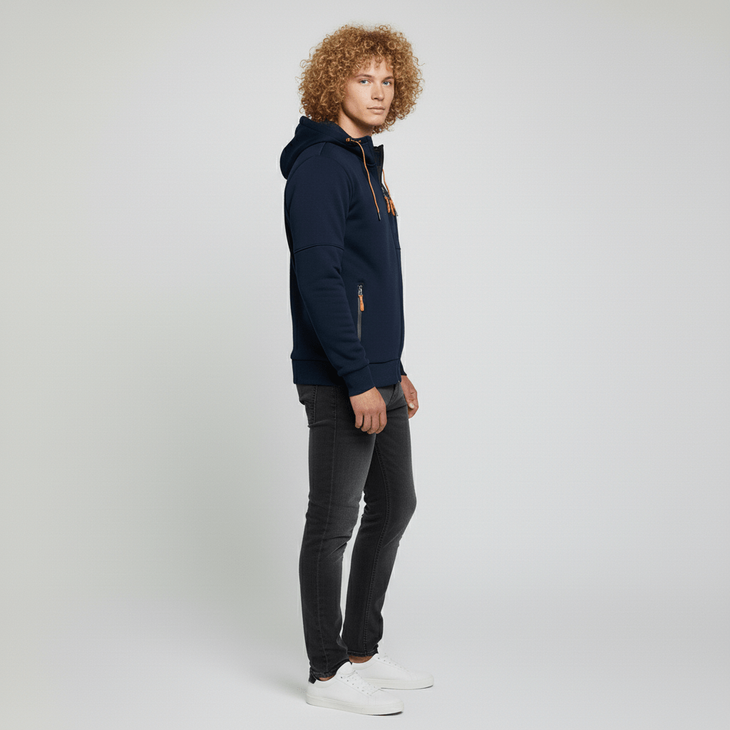 Grå herrjacka med hel dragkedja, huva och fickor. Bekväm och modern hoodie för män.