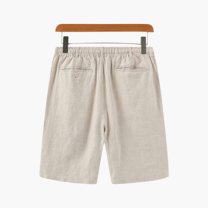 Bekväma herrshorts i somrigt, lätt material med elastisk midja och fickor. Idealiska för avkopplande dagar.