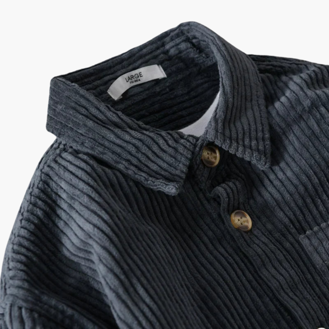 Khaki skjortjacka overshirt herr, med avslappnad passform. Perfekt för en modern och bekväm stil.