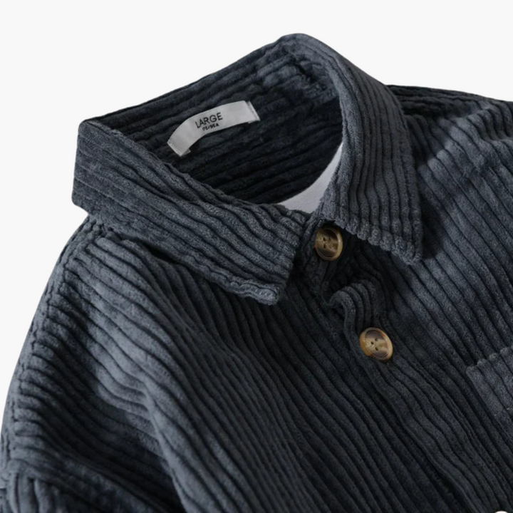 Khaki skjortjacka overshirt herr, med avslappnad passform. Perfekt för en modern och bekväm stil.