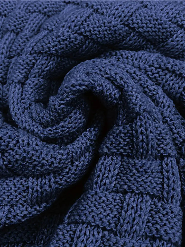 Herrtröja 'Lenny' med detaljerat stickat mönster & klassisk sjalkrage. Tidlöst herrmode.