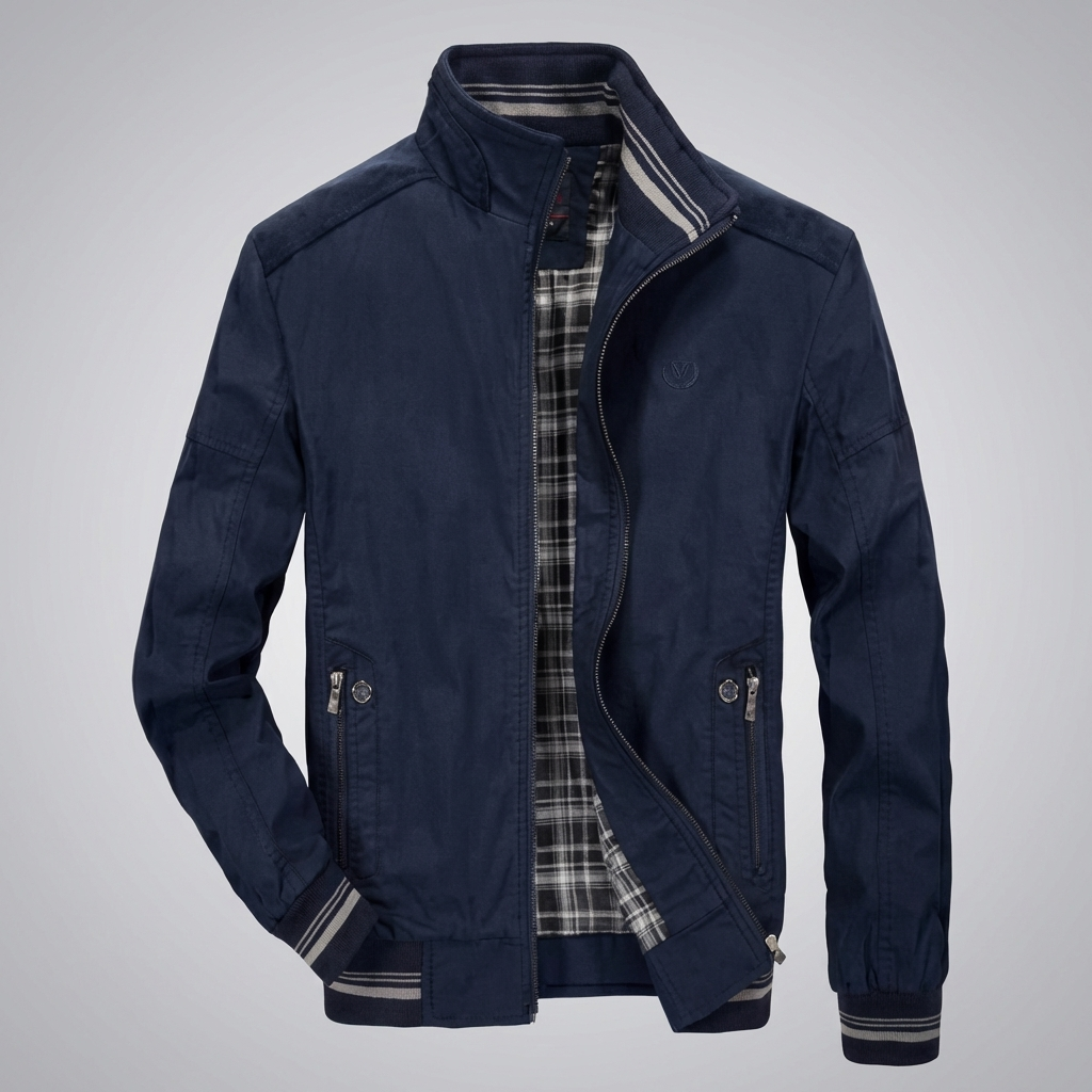 Modell som bär lätt herrytterplagg i modern och ledig stil
