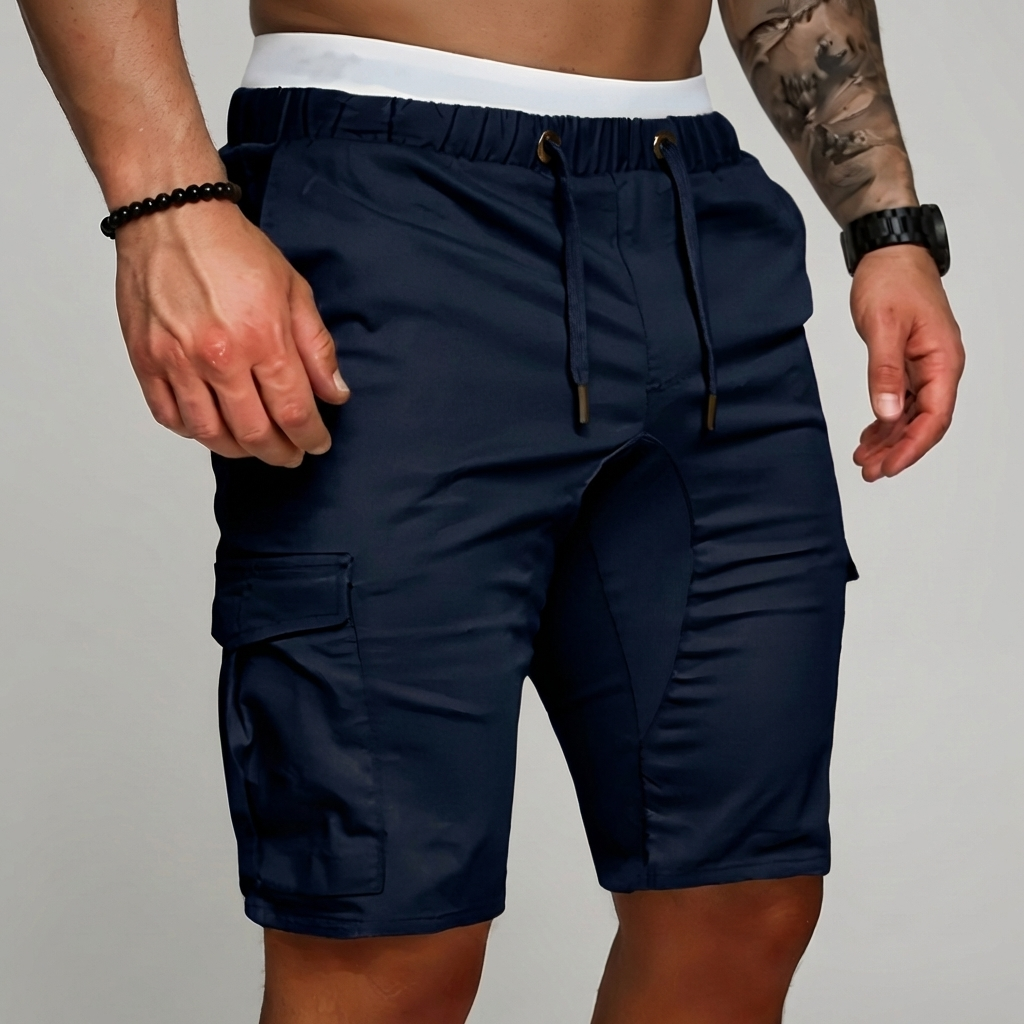 Stiliga cargo shorts för män i grön färg med praktiska benfickor för sommar
