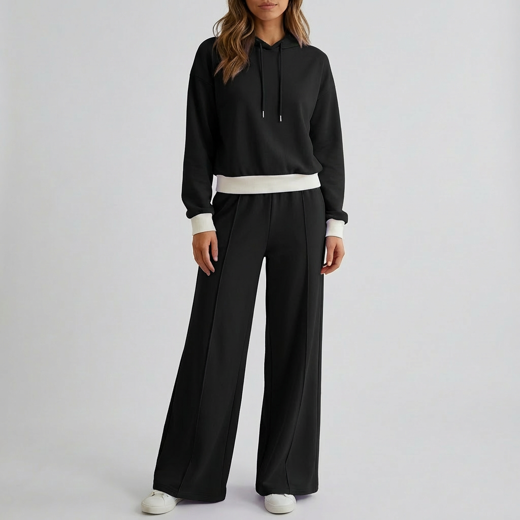 Elegant beige loungeset för dam med huva och matchande joggers för vardagsstil