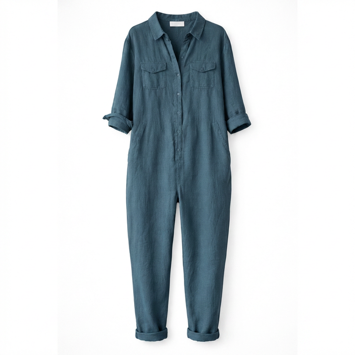 Blå damjumpsuit med krage och långa ärmar på vit bakgrund