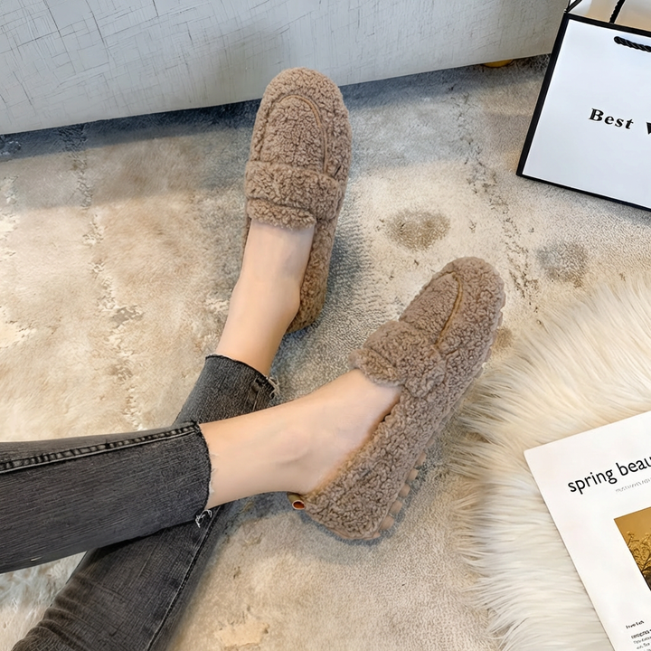 Mysiga dam slip-on plysch loafers och inneskor i bekväm platt modell