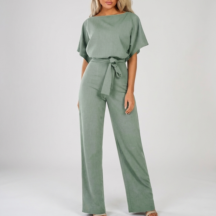 Elegant dam jumpsuit i sommarstil med matchande bälte