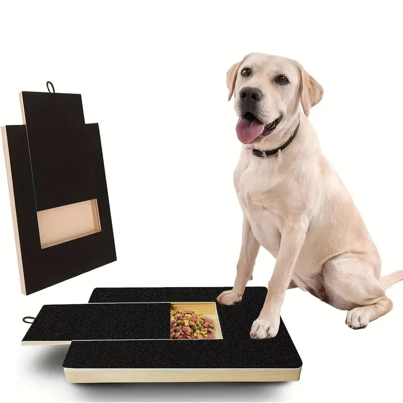 Hund använder innovativ klobräda för att slipa klor. Bambu design som förenklar klovård för alla husdjur.