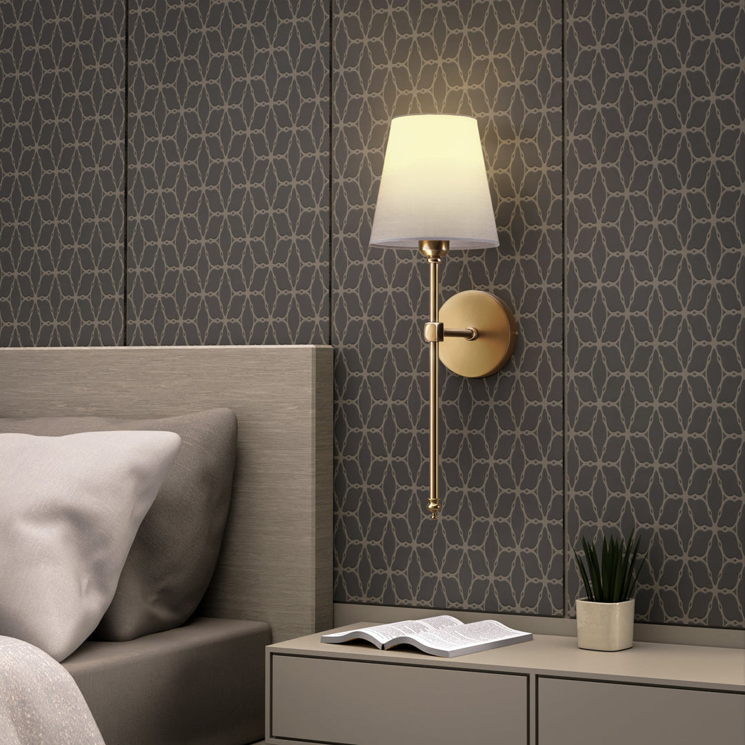 Silverfärgad väggbelysning med sladdlös design