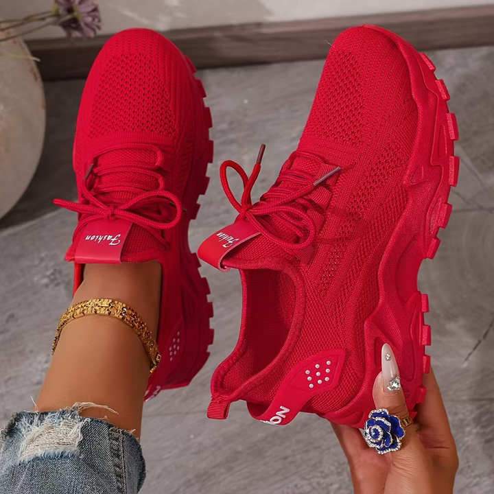 Chunky sneakers för dam i modell Tania med snörning och bekväm sula