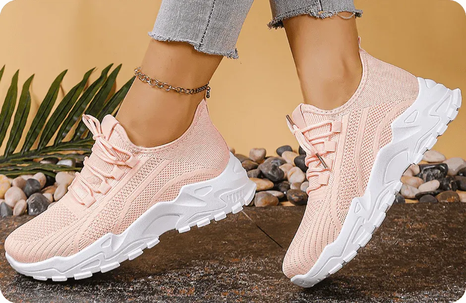 Trendiga vita dam sneakers, mångsidiga vardagsskor i syntet
