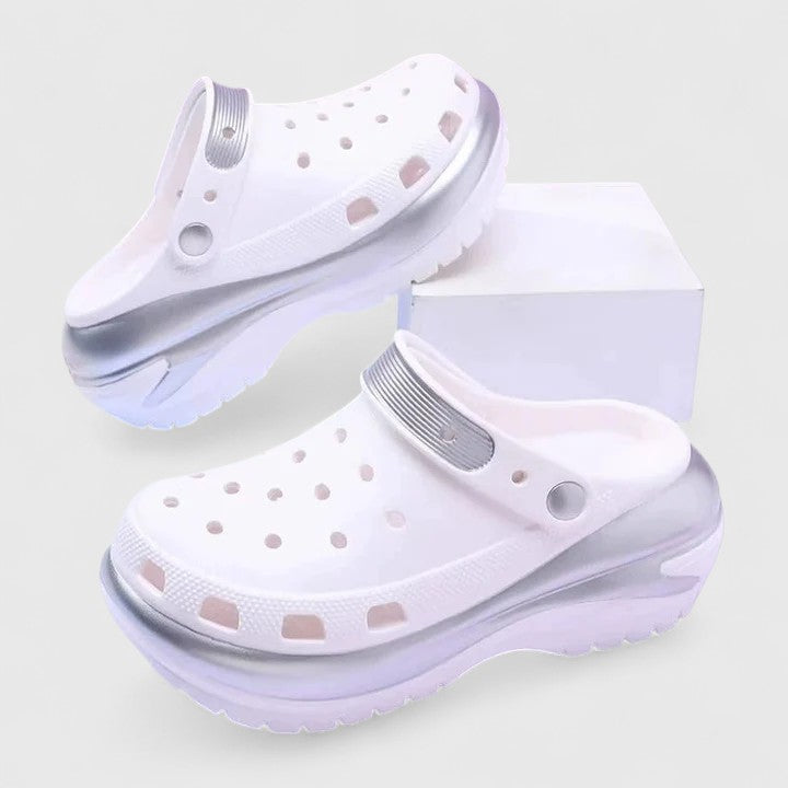 Bellisse ortopediska sandaler i vit färg med metalliska detaljer