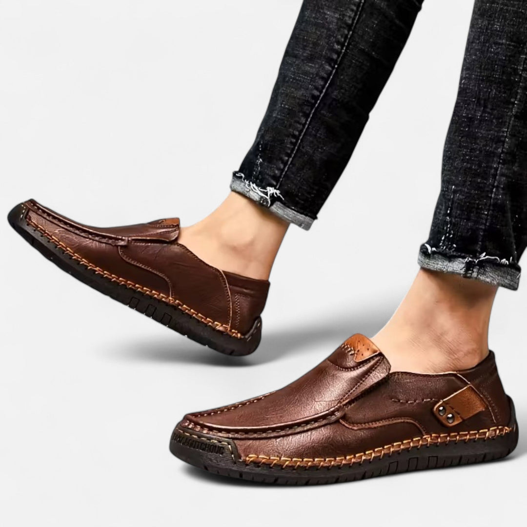 Bekväma bruna loafers för män i klassisk stil för vardagsbruk