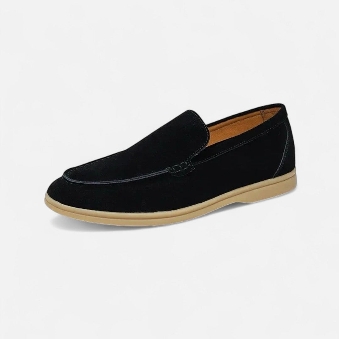 Ljusa eleganta slip-on loafers för män i stilren vardagssko-design