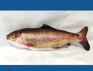 Interaktiv kattleksak fjäderfisk redo att laddas, med kattmynta för förnyad lekglädje.