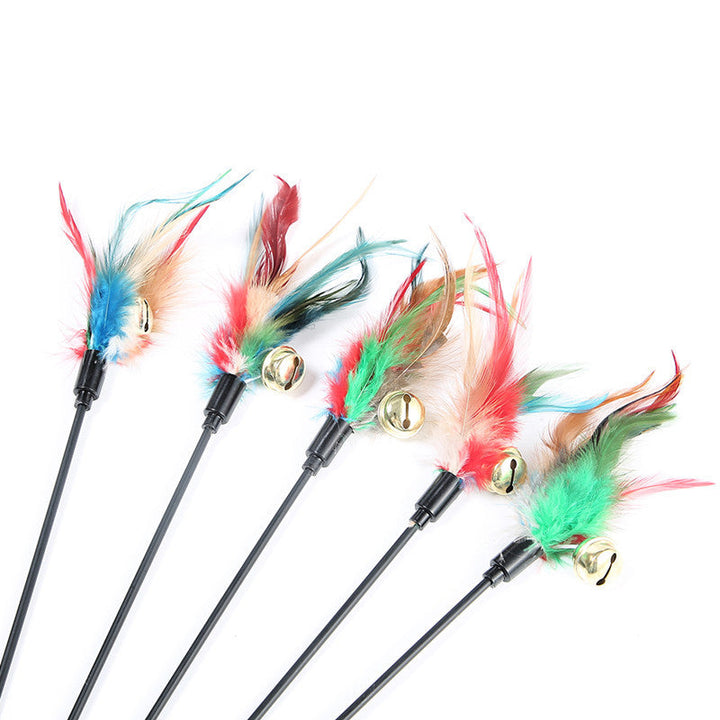 65 cm interaktiv fjäderleksak för katter. Lång stång och vibrerande fjädrar för optimal kattunge- och kattstimulans.