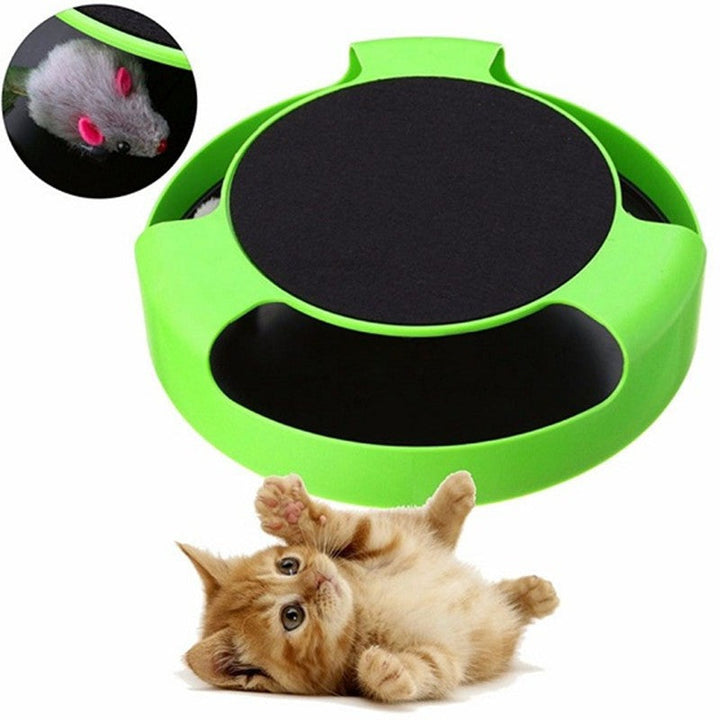 Interaktiv musrulle kattleksak i beige färg. Stimulerar kattens jaktinstinkt & ger rolig aktivering.