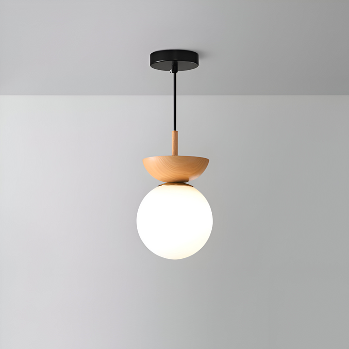 Japansk design Perle LED-pendellampa. Energisnål och vacker ljusdesign med valnöt.
