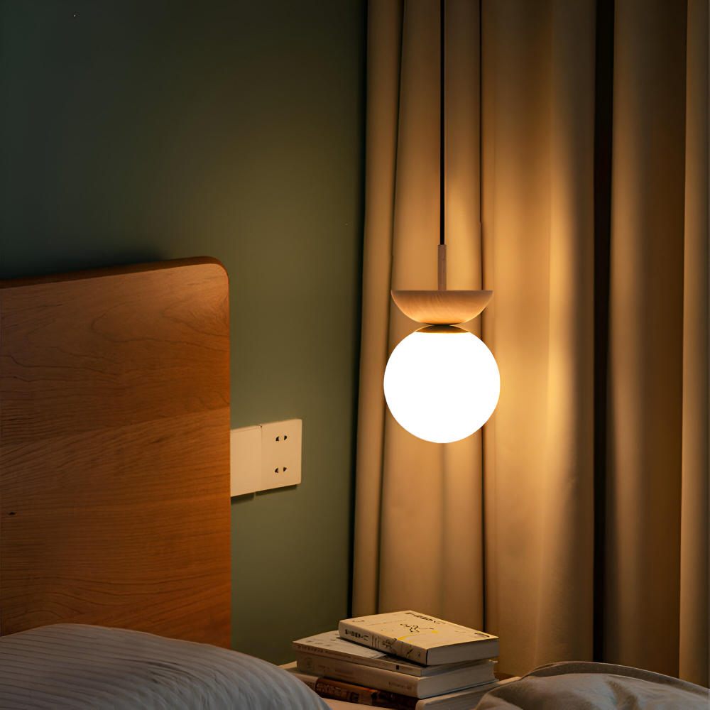 Elegant Perle pendellampa LED, för modern heminredning. Japansk design med valnötsdetaljer.