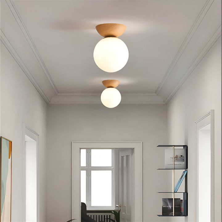 Minimalistisk Perle LED-taklampa i japansk stil. Energisnål belysning med eleganta trädetaljer.