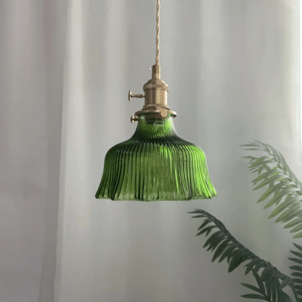 Grön vintage hänglampa i glas med skandinavisk design