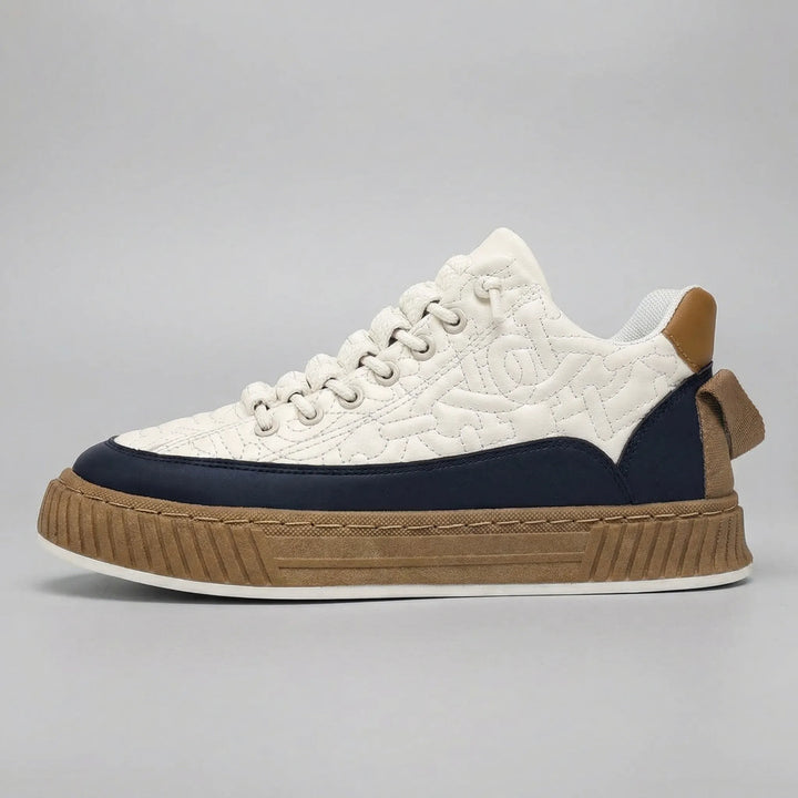 Stilrena herr slipons från Jordan, designade för komfort och stöd hela dagen.